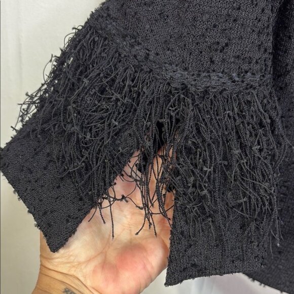 🥽 St. John Black knit Blazer with Fringe and Floral Accents buttons - Picture 4 of 6